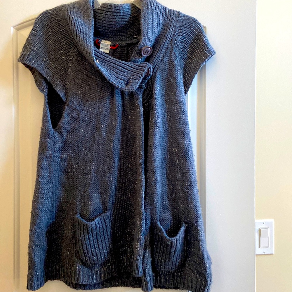 Cute cowl neck style cardigan in size L